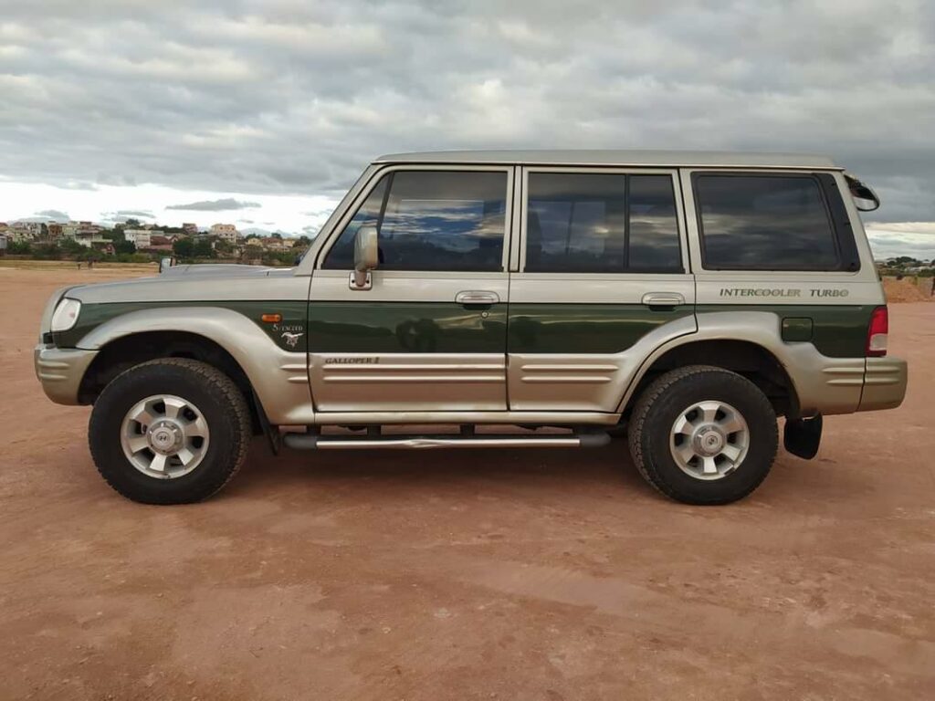 Location de voiture à Diego Suarez : explorez Madagascar en toute liberté JMNGA SERVICES 1000023986
