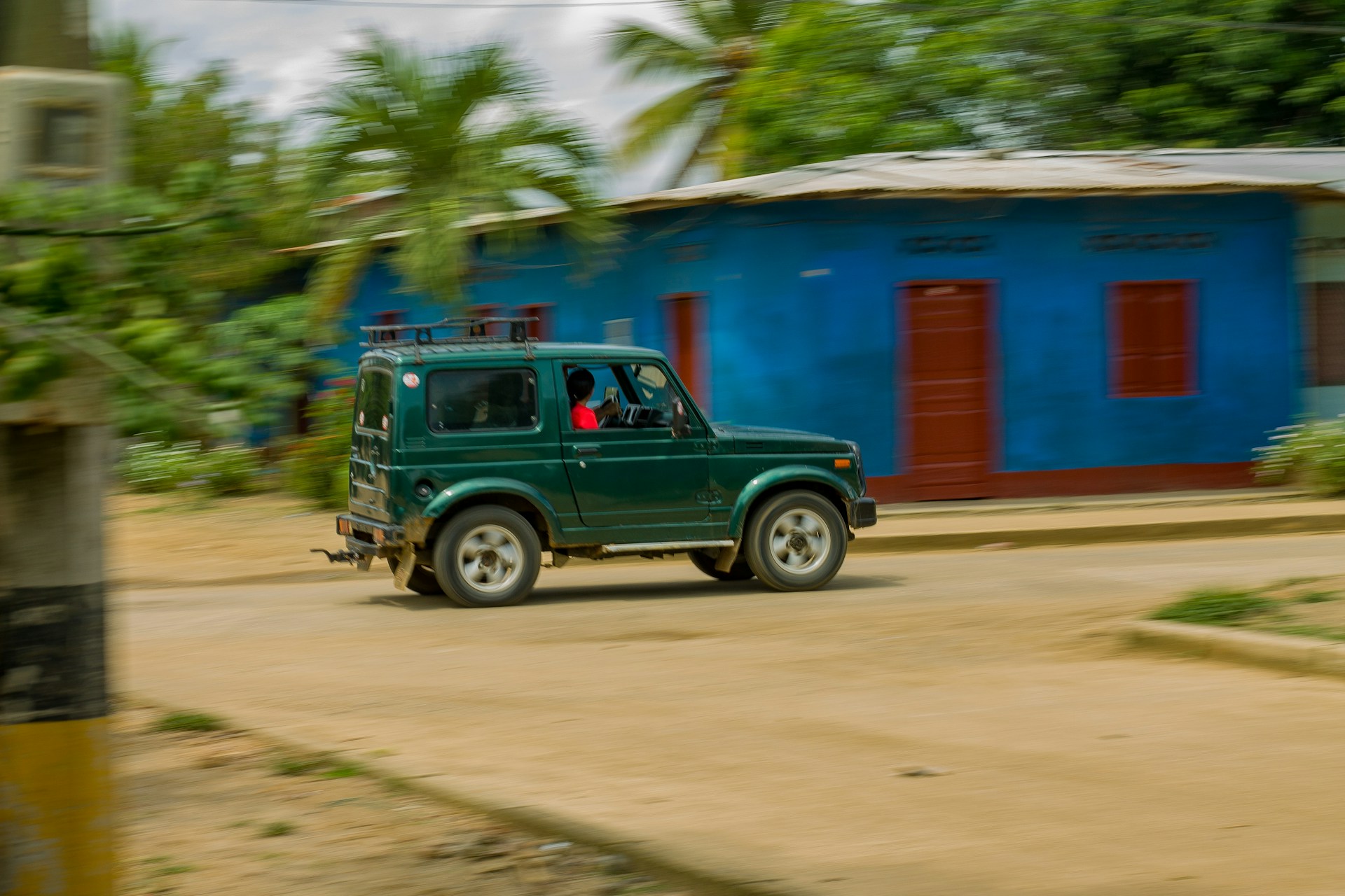 Location de voiture à Diego Suarez : explorez Madagascar en toute liberté JMNGA SERVICES kevin almanza D0Jjwb7wjMk unsplash