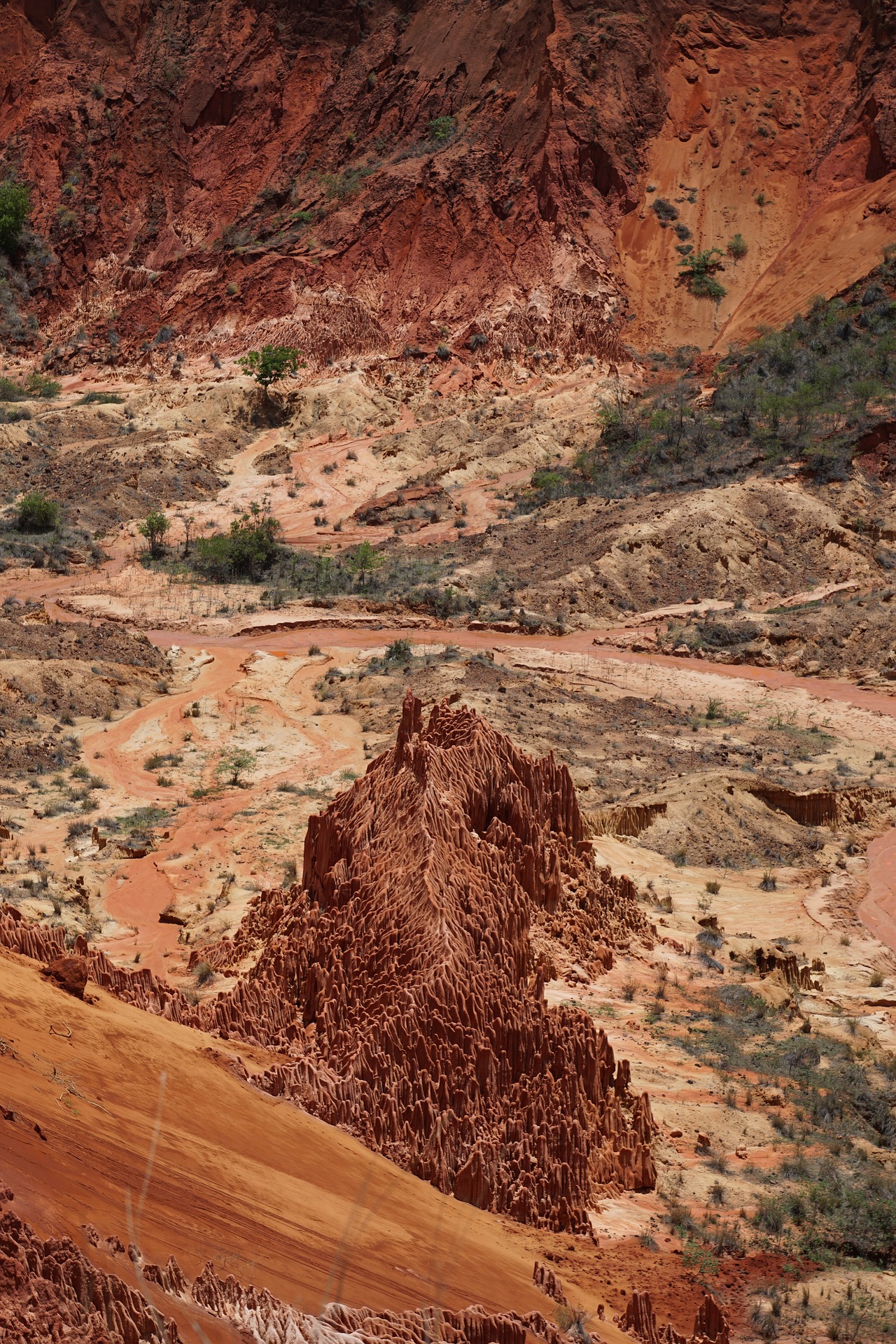 paysage tsingy rouge